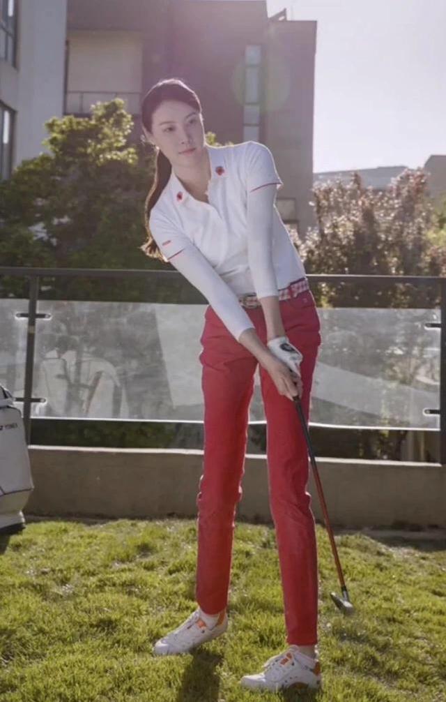 谢杏芳|39岁国羽女神晒全家福庆生照，丈夫一次背叛后，发奋成为美女总裁