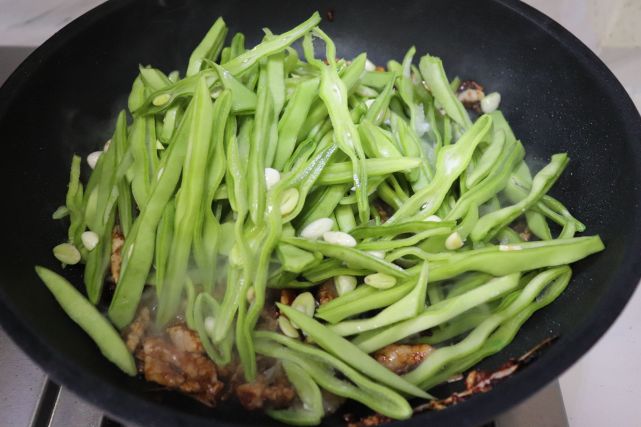 炒豆角丝放什么 3c0e5c0e14124375bb08dc943506e036.jpeg