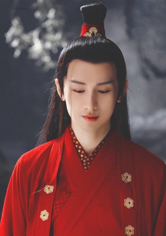 10位古装剧红衣美男!《琉璃》成毅妖化红衣帅炸,肖战都仙气满满