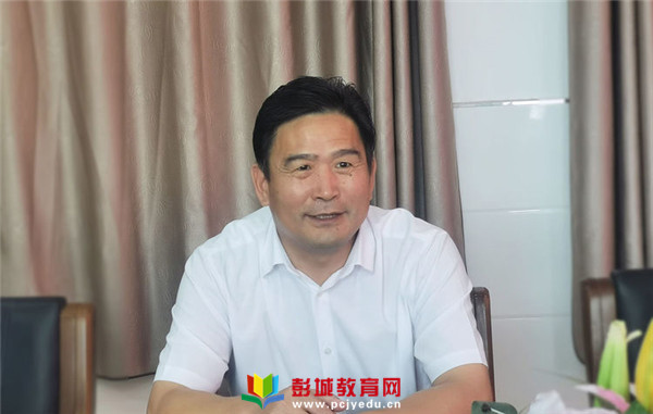 贾汪区委副书记,区长杨明到汴塘镇高庄小学进行教师节