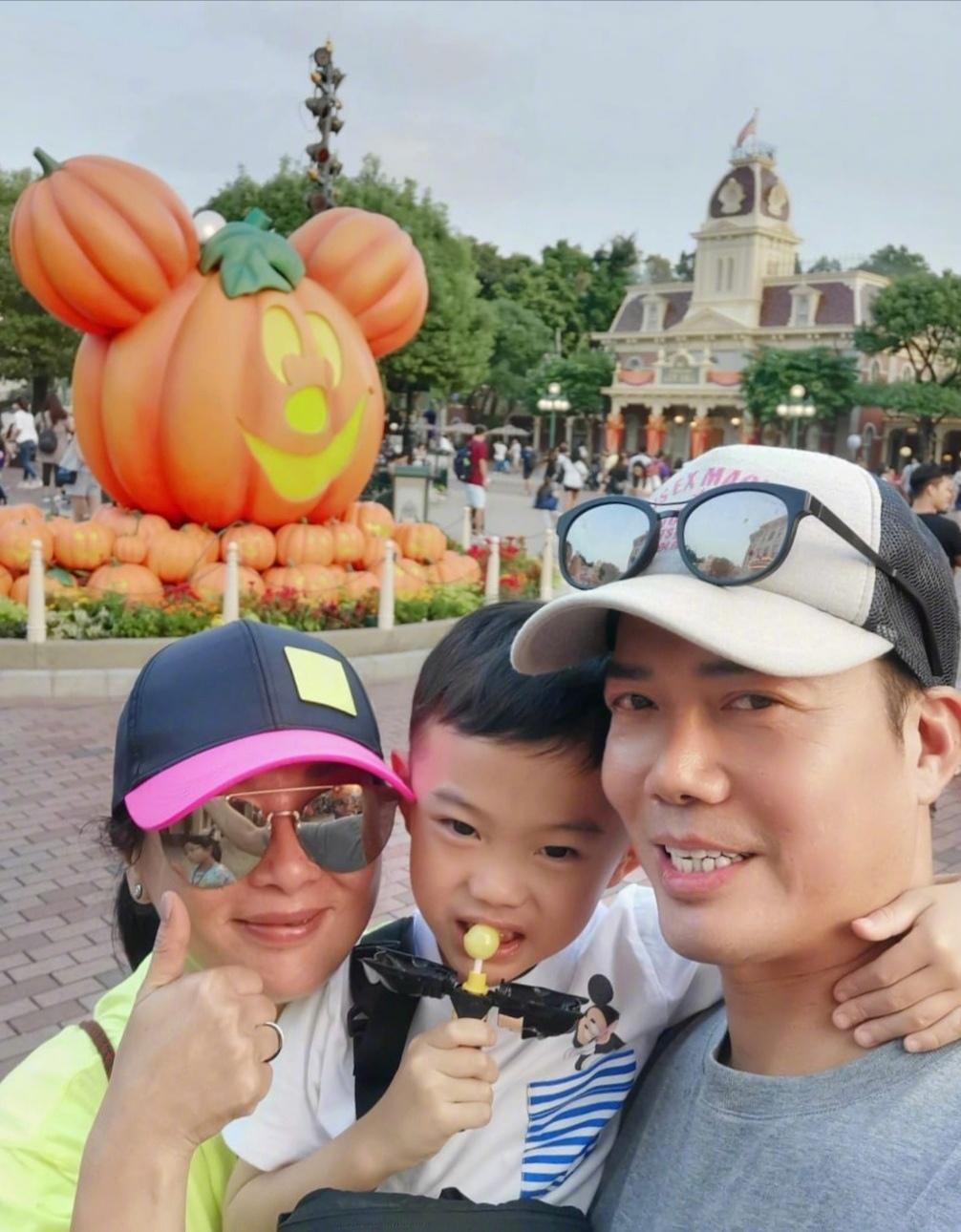 郑伊健|原创林晓峰宣布离婚，陈小春生二胎，《古惑仔》中年后情路冷暖两重天