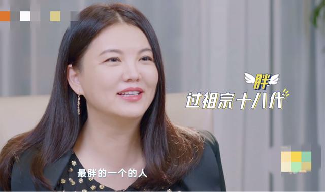李湘王岳伦风波后秀恩爱,当众玩亲亲