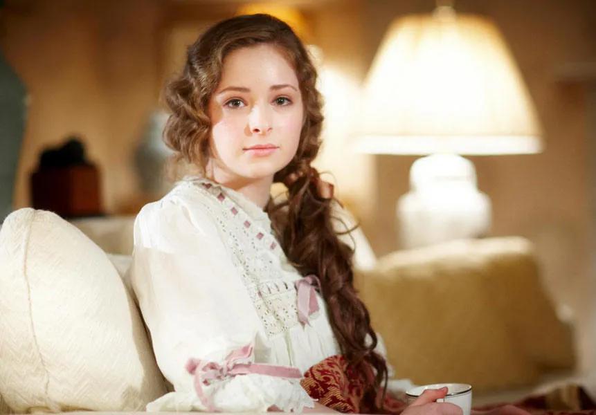 洋娃娃|澳洲版周迅、高级厌世脸2.0，被这未被发掘的美貌宝藏炸出来了