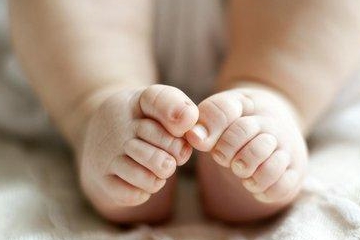 如何给新生儿按肚子 54208516799244b99b6fffb53fb81d9d.jpeg