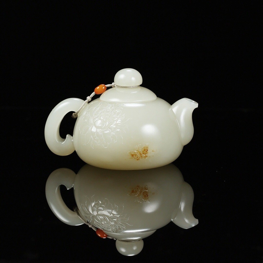 一块玉和一个小酒杯猜成语_乾隆孝粉玉酒杯真品图(3)