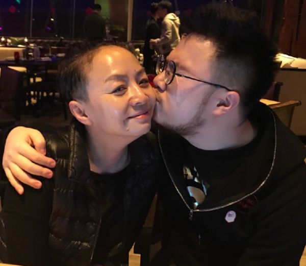 公主|宋丹丹25岁旧照公开，欧式打扮如“在逃公主”，稚嫩脸好像郑爽