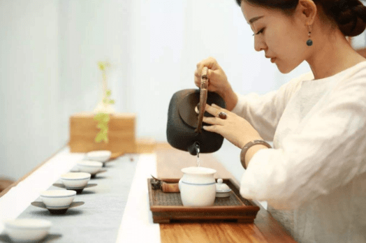 顾客|茶叶店少有顾客,却是一个暴利行业,为什么很少倒闭?内幕揭开!