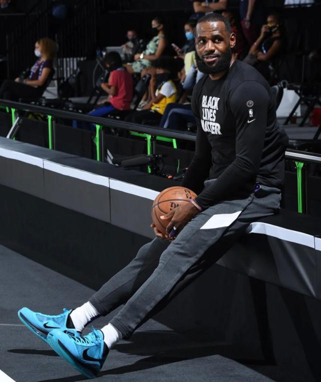 nba今天只有一场季后赛 湖人球星詹姆斯上脚: nike lebron   all star