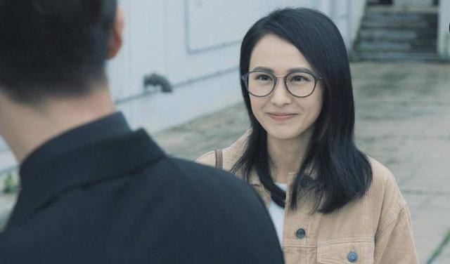 《反黑路人甲》眼镜妹汤怡备受关注 网友依旧走不出他