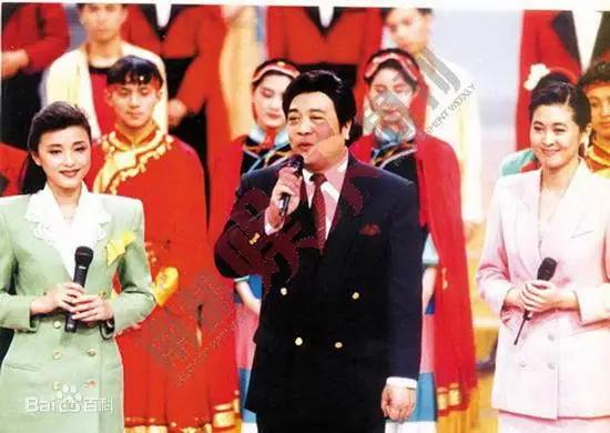 董卿|52岁的杨澜和46岁的董卿:活得漂亮的女人,应该是什么样的?