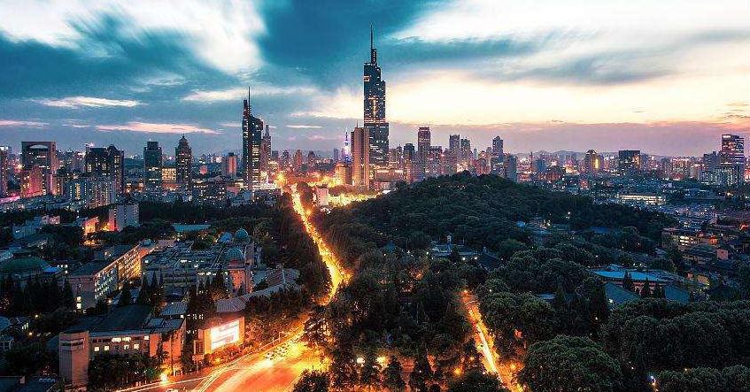 苏州gdp超越广西_苏州园林(2)