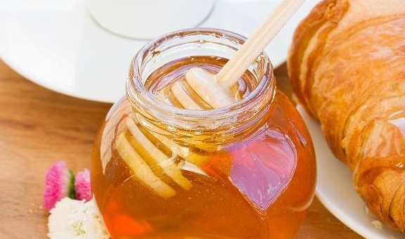 蜂蜜结晶还可以吃吗？若了解蜂蜜的小知识，或许对你有益