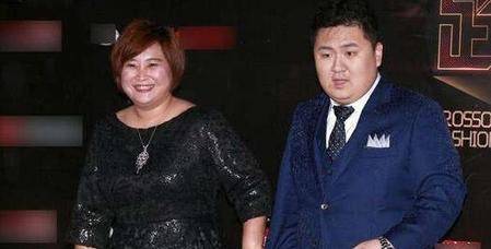 贾玲结婚6年从不晒老公,唯一张健身照曝光