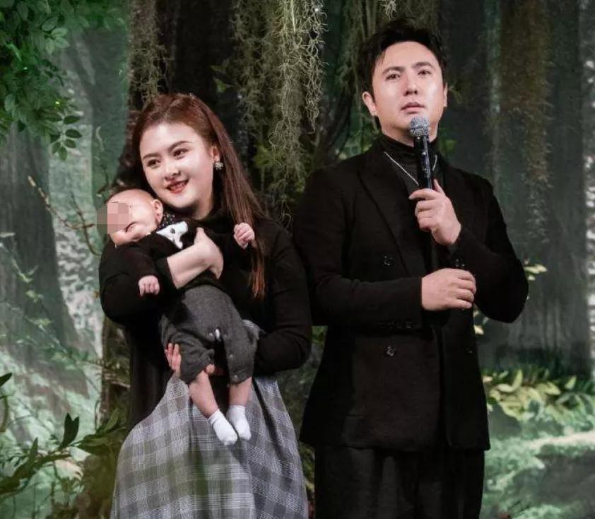 沈腾被曝通宵会美女，因与马丽太亲密遭老婆暗