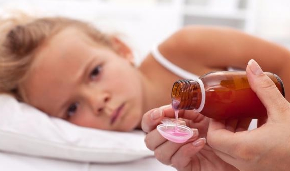 冷是|宝妈尽量别这样给宝宝穿衣服，很容易生病，多留心春天到了