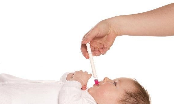 冷是|宝妈尽量别这样给宝宝穿衣服，很容易生病，多留心春天到了