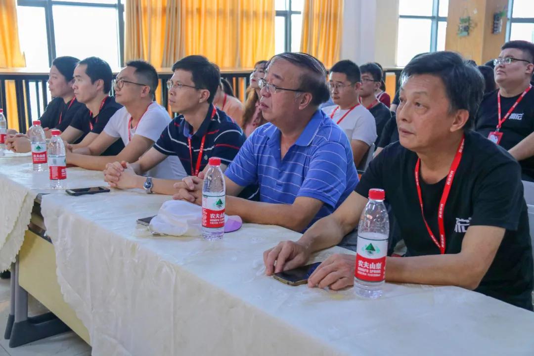 教育|“致谢师恩，桃李芬芳”高宏教育庆祝教师节暨优秀教师表彰大会