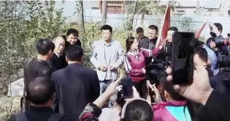 大衣哥人口_大衣哥(3)