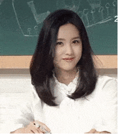 原创搞笑gif 感觉别人家的老师听同学回答问题都好认真