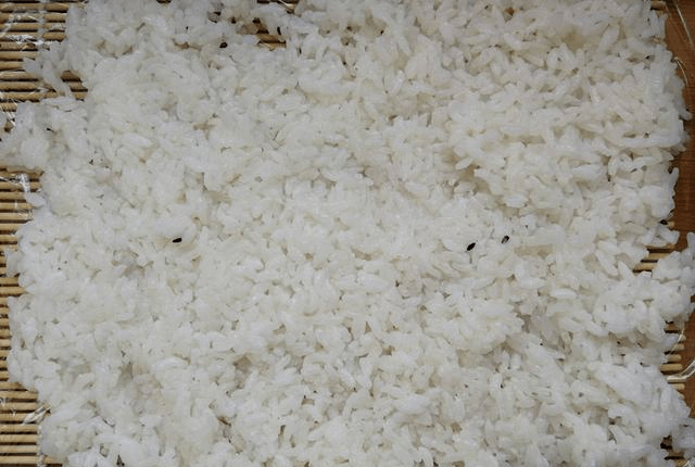 自己在家做饭团教程 e01610e7ab154234957c5bb8c1e43b30.png
