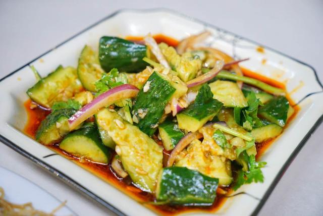 美食|肇庆露天的东门烧烤美食广场 广东的美食生活真接地气