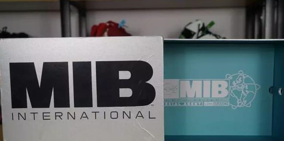 爆炸|国货逆天球鞋，脚感爆炸，送衣服还联名，发售价竟低于一千