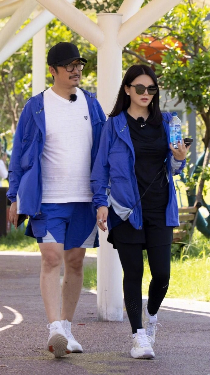 审美|多大牌都拯救不了李湘阔太审美,身材走形还不会穿,真是重大灾难