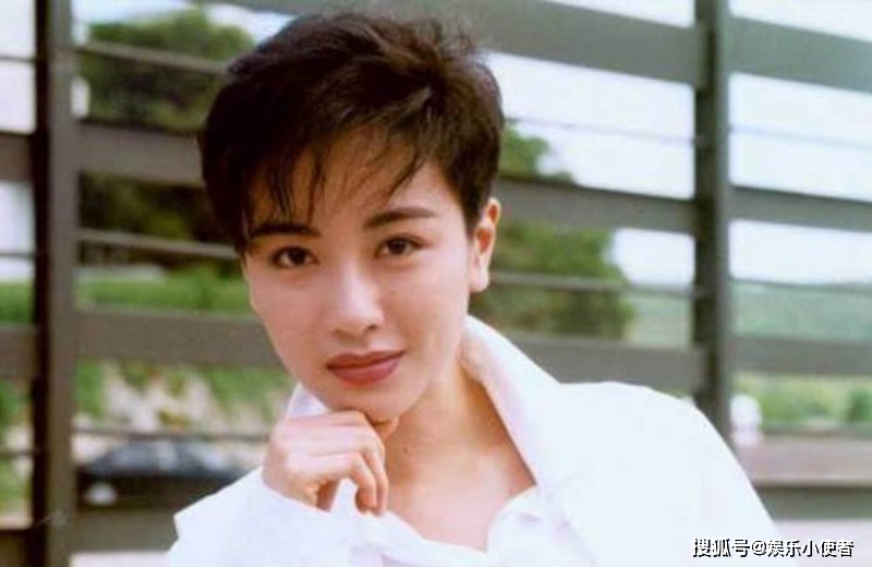 这个女演员的名字叫做袁洁莹,众多长发港星中,袁洁莹的短发最与众不同