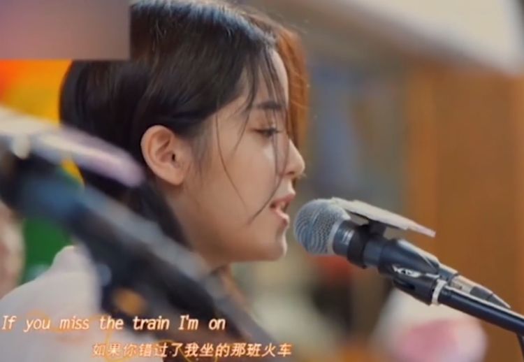 技能|欧阳娜娜设计衣服，又开启了设计师技能，真的是趋向全能了