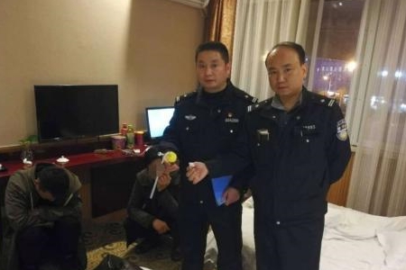什么酒店会有警察查房 4f076e268a514f41a4aedcbf173edf10.jpeg