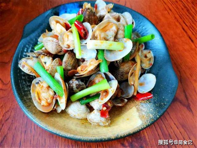 蛤蜊|你见过吗？大家说说，一盘卖18块钱值不值媳妇是这样炒花蛤的