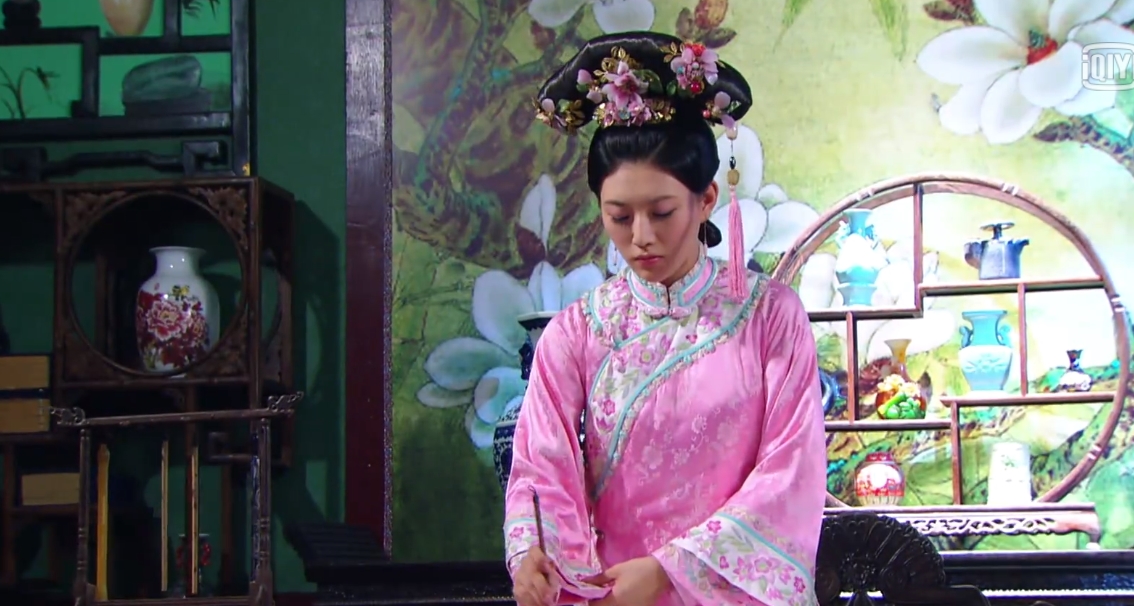 衣服|多情江山里的董小宛有多爱穿粉色？汉服加旗装12件不重样