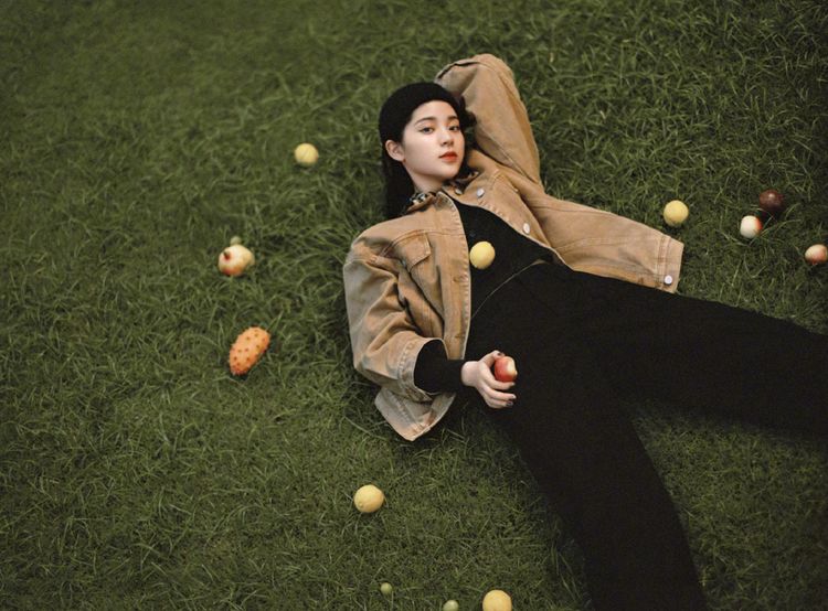 技能|欧阳娜娜设计衣服，又开启了设计师技能，真的是趋向全能了