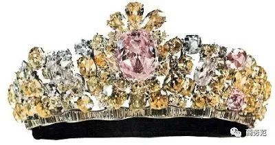 珠宝|最美“末代王后”坎坷一生：珠宝富可敌国，流亡后丈夫子女去世…