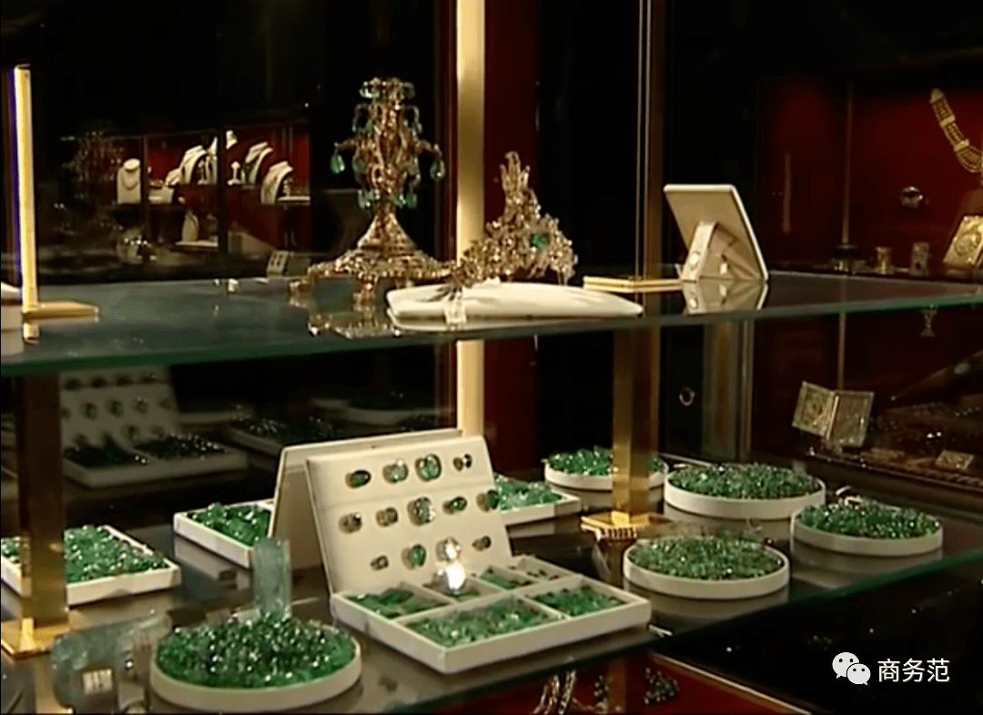 珠宝|最美“末代王后”坎坷一生：珠宝富可敌国，流亡后丈夫子女去世…