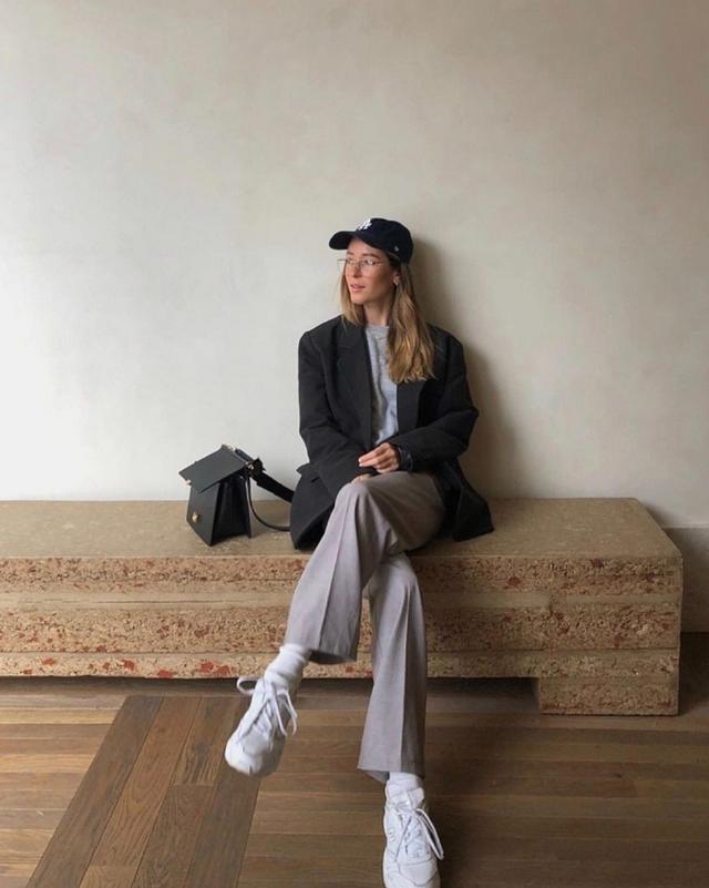 休闲|秋天就要穿得“轻松”一点！试试“极简风”穿搭，低调慵懒又高级