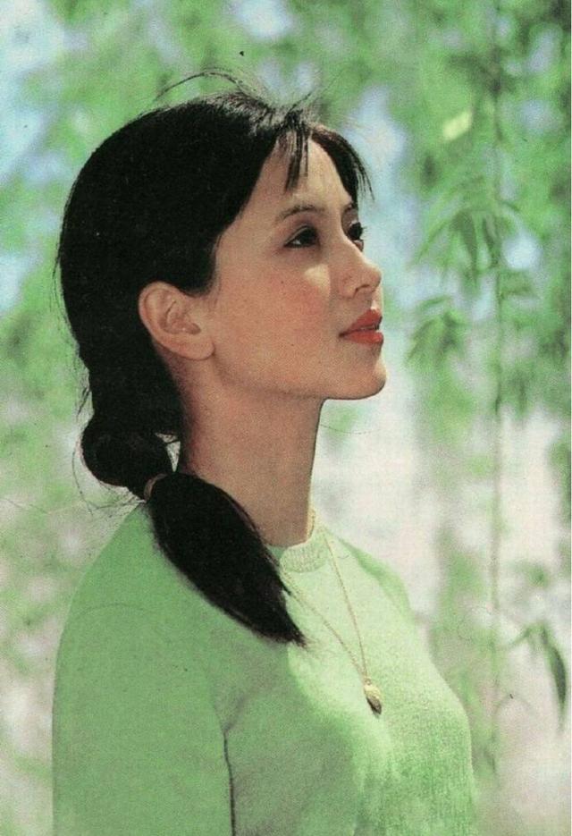 为爱守寡13年,从江南第一美人到母亲专业户,她的美从不败岁月