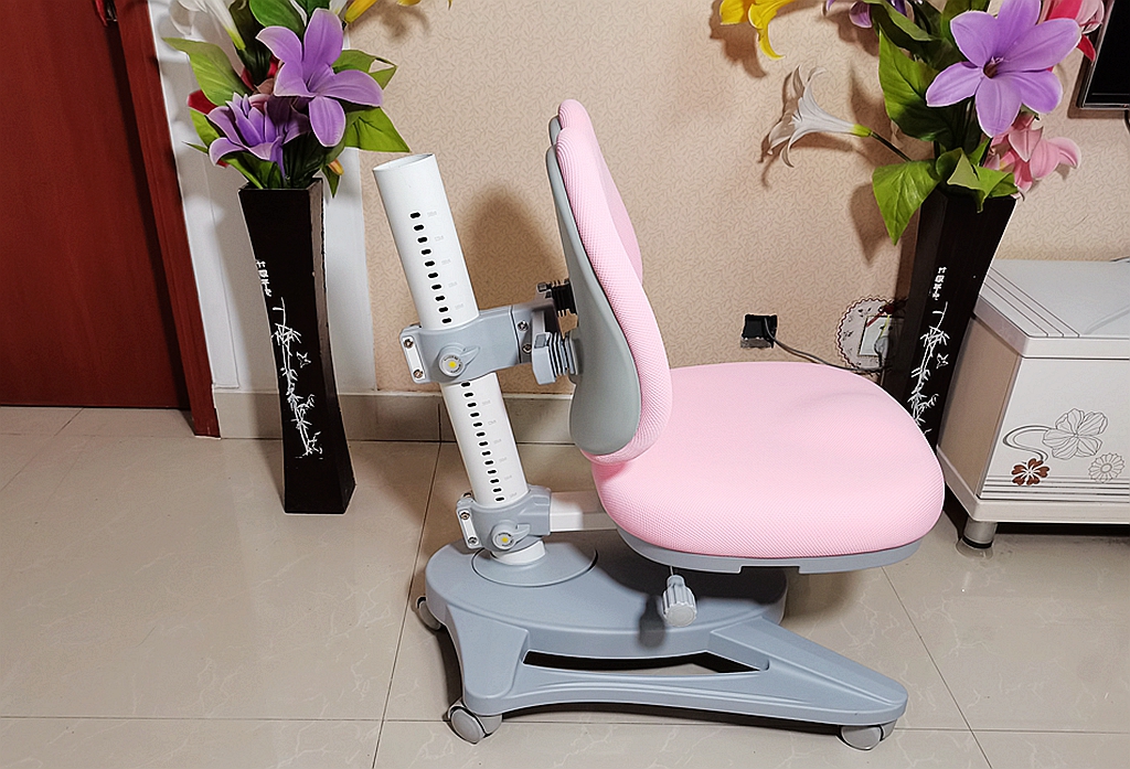 孩子|乐歌智能电动升降儿童学习桌评测：用心呵护孩子成长的每一步