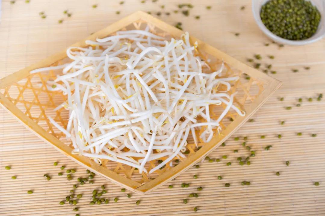 怎么挑选黄豆最快方法 aacddc3a0dc241b68f666f75082daaeb.jpeg
