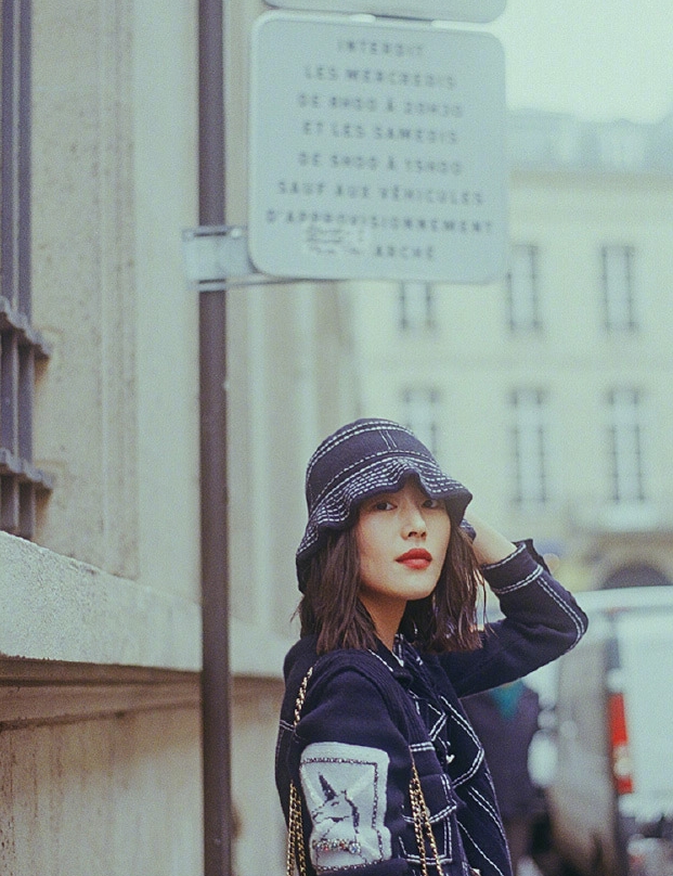 气质|大表姐刘雯真不愧是超模啊！牛仔套装气质明显不一样，随便穿都美