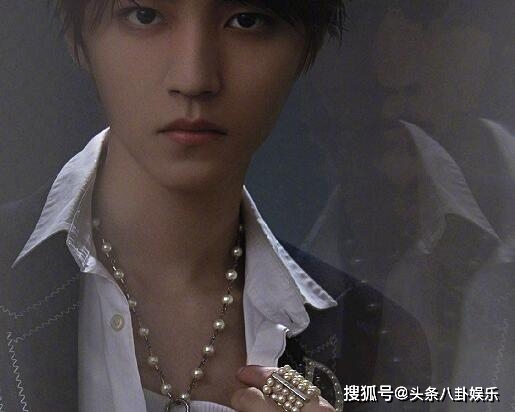 戒指|明星戴的奇怪戒指，王俊凯杨幂能接受，看到吴磊：有点担心你！