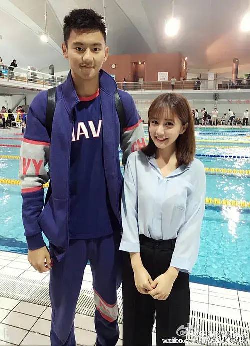 翻版|央视第一甜妹诞生!翻版奶茶,全网舔屏,却早就离婚了?