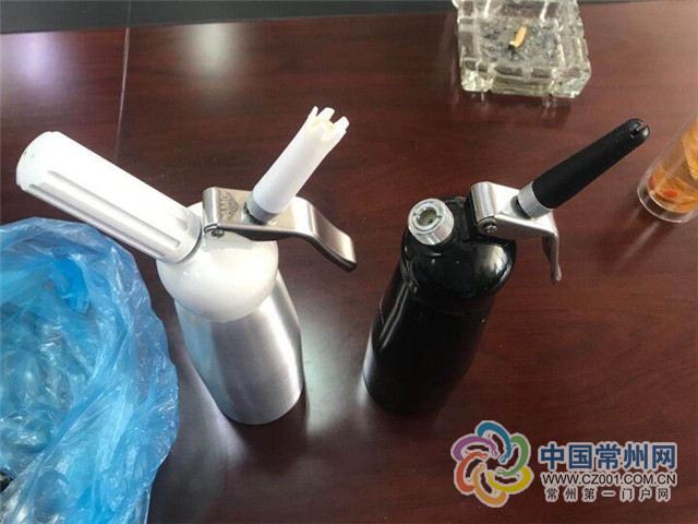 相关知识点链接"笑气,一氧化二氮(n2o)的别称,无色有甜味气体,有