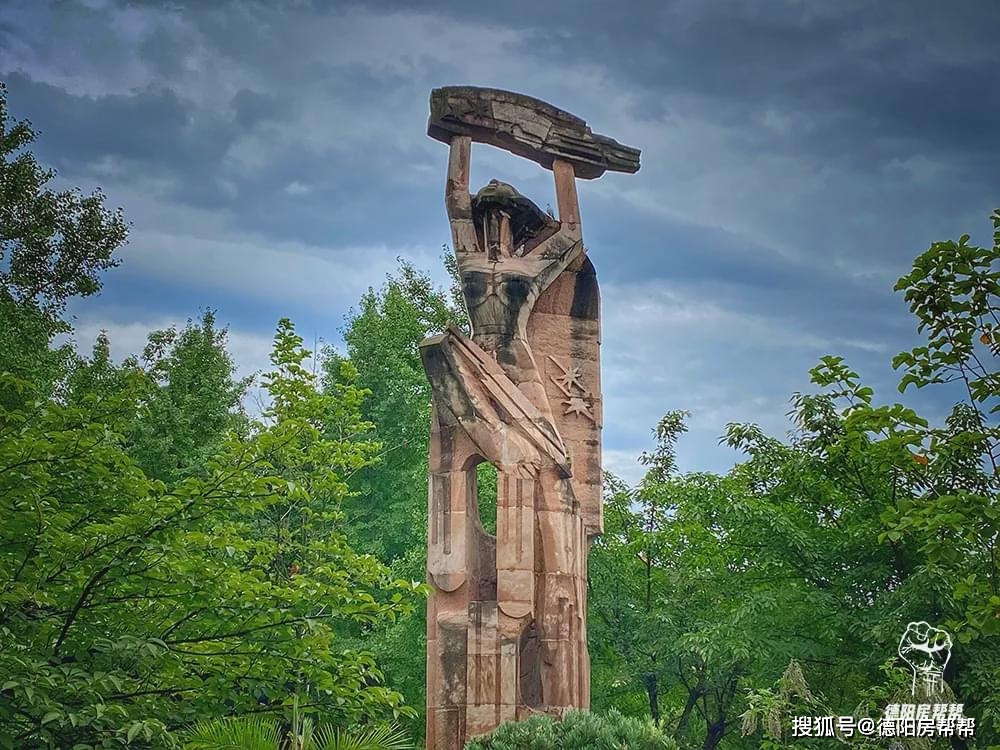 设计|德阳两大女神，屡次“被拆迁”一分儿拆迁费也没得到