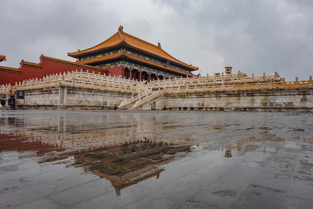 北京故宫雨后呈现绝美倒影,美丽景色让人流连忘返!