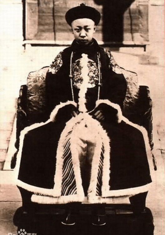 清朝皇帝寿命短的原因 8778bbbf2e484452a6180906895f8813.png