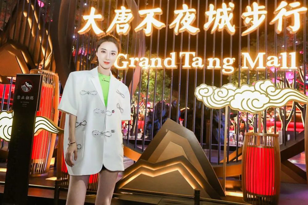 薇娅|?薇娅这张嘴还能信吗？卖李子柒产品被吃出刀片，卖服装被指抄袭