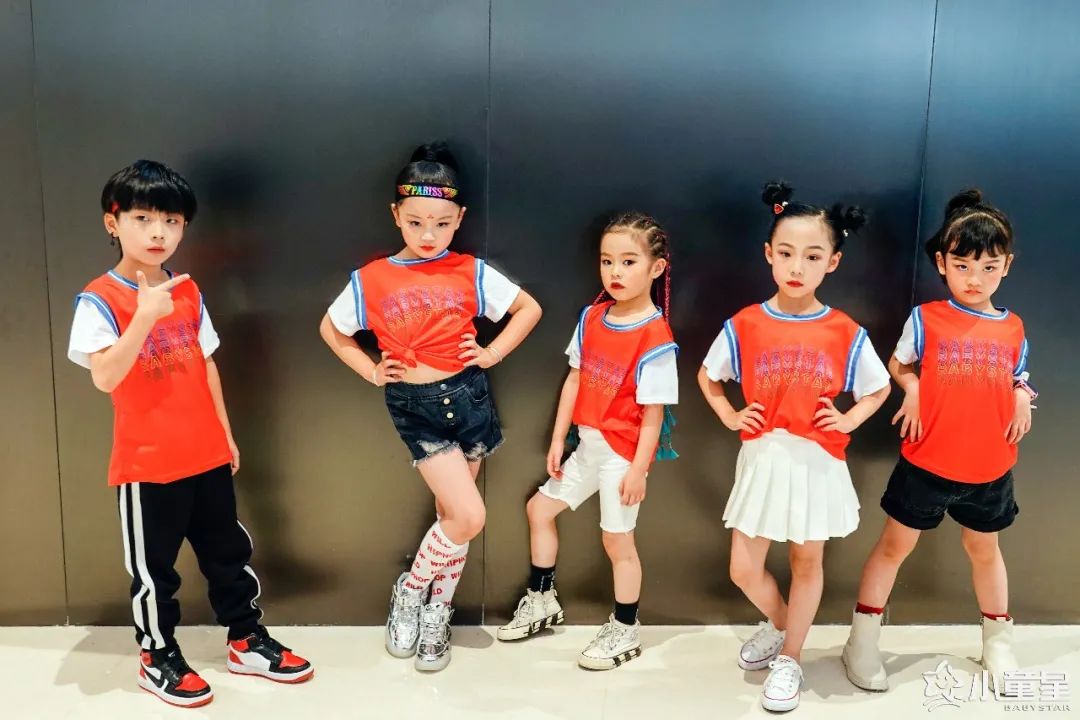 服装|闪光少年为亚运助力，这些小童星真的很燃！