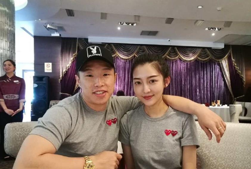 原创秦霄贤自曝最喜欢的嫂子看到烧饼老婆的颜值太有福气了