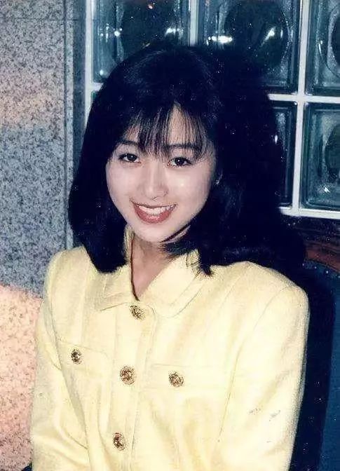 明明是风靡亚洲的天后，为何酒井法子走向“在